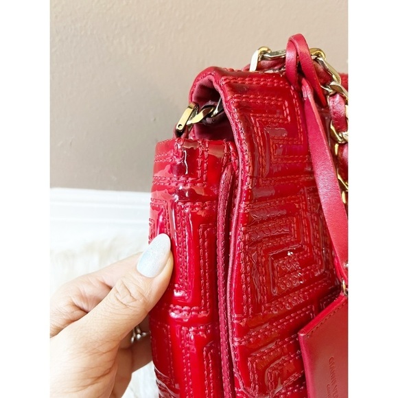 Gianni Versace Made In Italy Red Patent Leather Chain Shoulder Bag - Picture 5 of 12